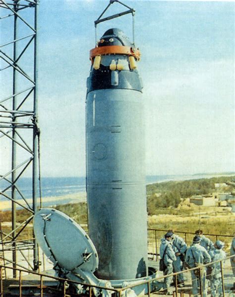 Ballistic missiles launched from submarines (slbm). R-29R/R-2S / SS-N-18 STINGRAY SLBM - Russian / Soviet ...