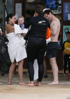 Norah Jones In Bikini At A Pool In Hawaii Gotceleb