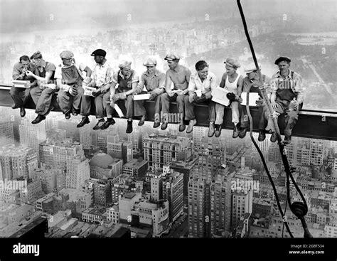 Lunch Atop A Skyscraper New York Construction Workers Lunching On A