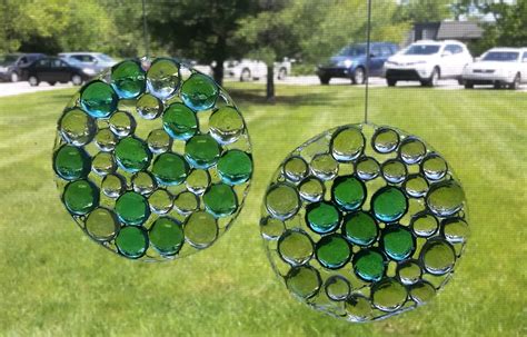We would love to know what you have experienced using crafts with the seniors you know. Suncatchers: Activities for Dementia Patients
