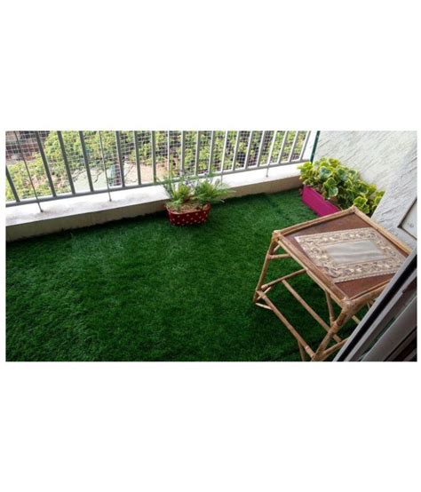 It feels soft to walk on, not scratchy or pokey underfoot at all. Griiham Artificial Grass Mat Green: Buy Griiham Artificial ...