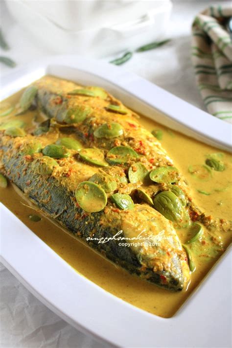 Sambal tumis ikan selayang simple sedap | ikan selayang sambal tumis #resepisambaltumisikanselayang. Resepi Nasi Lemak Ikan Selayang - Kebaya Kilat i