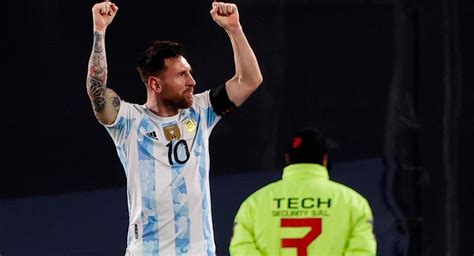 Lionel Messi Apareció Para El 1 0 De Argentina Vs Uruguay Por La Fecha