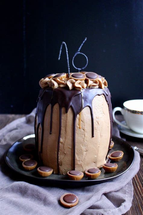 Und das auch noch in ganz kurzer zeit! Toffifee Torte | Toffifee torte, Kuchen und torten, Kuchen ...
