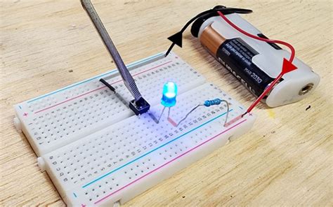 How To Use A Breadboard To Build Circuits Fast And Easy