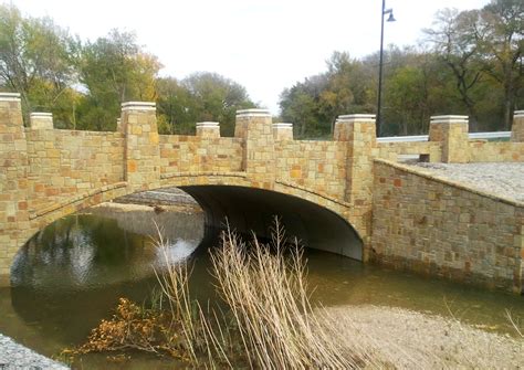 10008 Cobb Park Precast Concrete Arch Bridge With Stone Veneer Eco