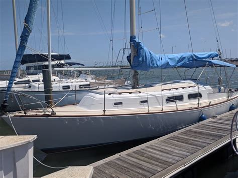 Pearson 33 Classic Sloop For Sale 327 1971
