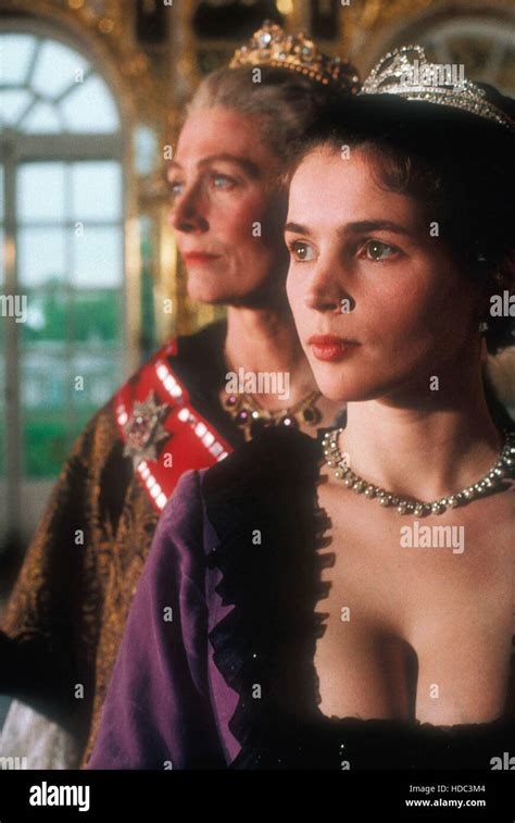 Young Catherine Vanessa Redgrave Julia Ormond As Catherine The Great 1991 ©turnercourtesy