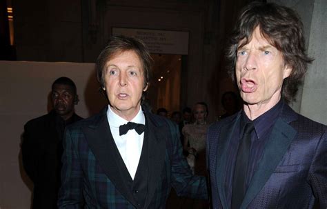Mick Jagger Et Paul Mccartney Rejouent Pour Rire La Guerre Entre Beatles Et Rolling Stones
