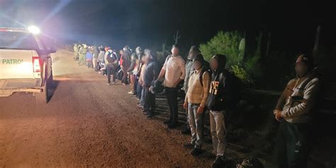 u s border patrol arrest large group of migrants in ajo