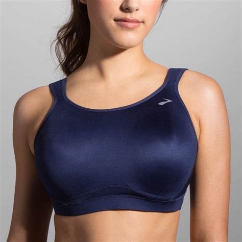 A sports bra and a good one, for that matter, are among the most important gear for women in exercise and working out. Best Bras For DD Breasts | POPSUGAR Fitness
