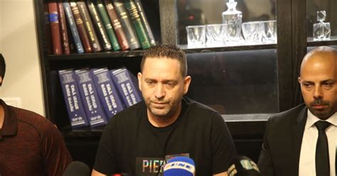 We did not find results for: אורן שטרלינג: מגיב במסיבת העיתונאים לפרשת המין החמורה ...