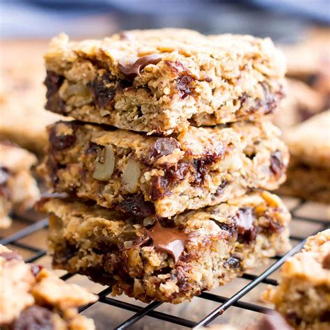 This recipe is similar to my berry baked oatmeal bars, but these breakfast bars have oats, pumpkin seeds and chocolate chips! Gluten Free Banana Chocolate Chip Oatmeal Breakfast Bars ...