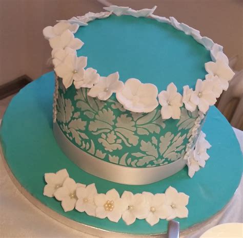 Zaubern sie für die nächste. Kleine Blüten-Torte | Leckereien, Kuchen, Torten