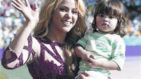 Shakira Enseña A Leer A Su Hijo Milan