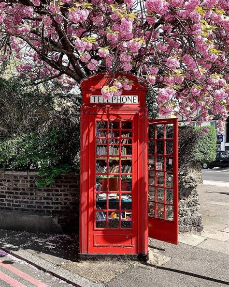 Pin By Peter701 On 漂亮景點風物 London Phone Booth Phone Booth Telephone