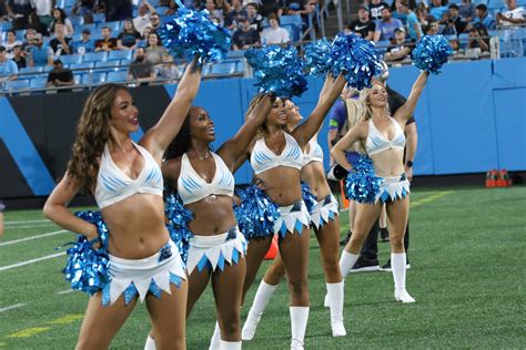 Justine Lindsay Opens Up About Being Nfls First Openly Transgender Cheerleader The Spun