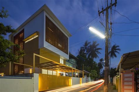 The Breathing Wall Residence In Kerala India By Lijoreny
