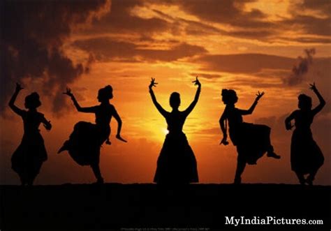 Indian Classical Dance In An Amazing Sunset Backdrop Dance Of India Indian Dance Indian