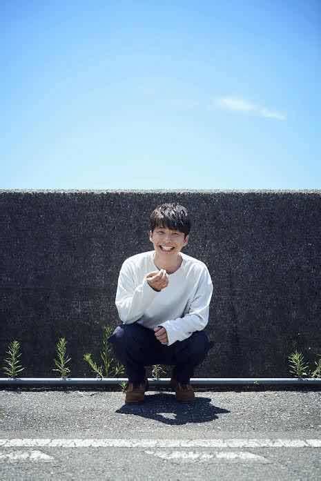 Download videos from web sites or just collect them in your video list without downloading them.vide. 星野源新曲大受欢迎 MV点击量超过1000万 - 日本通
