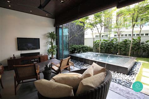 Malaysia, country of southeast asia, lying just north of the equator, that is composed of two noncontiguous regions: Green With Envy: How To Design An Epic Garden In Malaysia ...