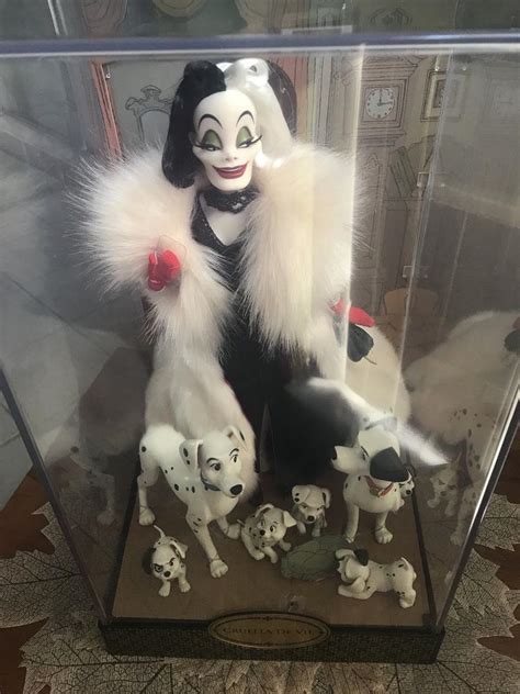Disney Cruella De Vil 101 Dalmatians Doll Set Designer Folktale Limited