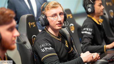 Evil Geniuses Signs Lcs Midlaner Goldenglue On A One Week Contract