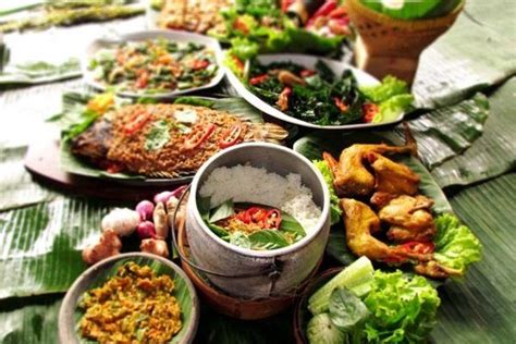 Menu makanan saung ranggon tasikmalaya. 5 Rumah Makan di Tasikmalaya Berlatar Saung yang Wajib ...