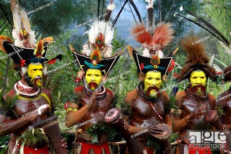 Huli Wigmen Dancers Tari Valley Hela Province Papua New Guinea