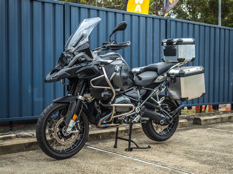 Moreover, the seat of the r 1200 gs adventure hit the jump for more information on the 2012 bmw r1200gs adventure triple black. BMW R 1200 GS Adventure Triple Black 2017 ⋆ Motorcycles R Us