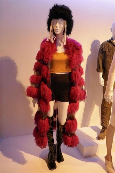 Mackenzie Davis Blade Runner 2049 Mariette Costume Runner Costumes
