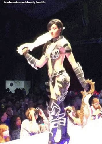 Cosplay Model Gif Cosplay Model Butt Discover Share Gifs