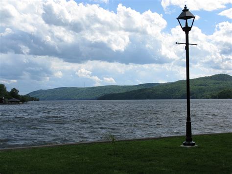 File:Lake Massawippi seen from North Hatley.JPG - Wikimedia Commons