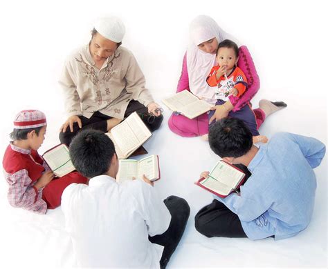 Jika anda keliru tentang tanggungjawab sebagai ibu ayah, ini penjelasannya. Ini 4 Metode Mendidik Anak yang Dikenal Dalam Islam - VOA ...