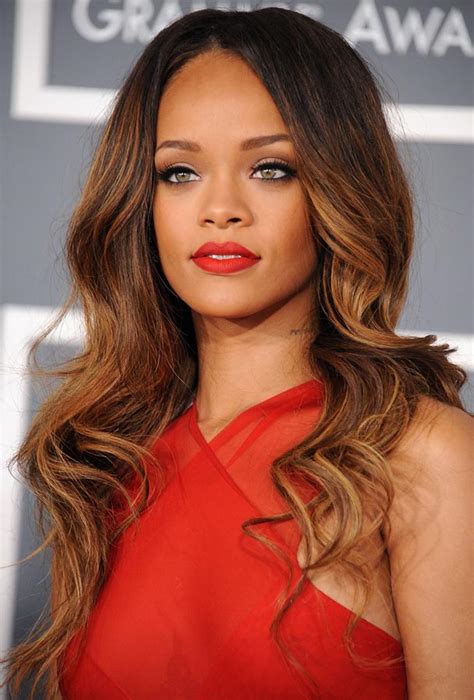 Los Looks Más Icónicos De Rihanna ¡belleza Camaleónica Galería De