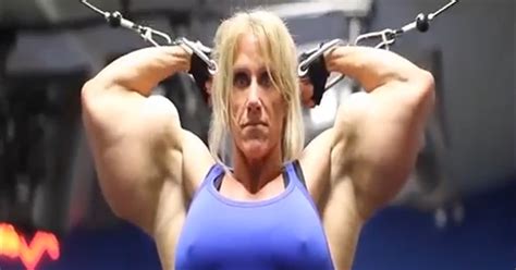 Video Female Bodybuilder Huge Biceps, magnificently ...