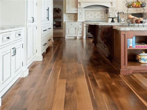 20 Gorgeous Examples Of Wood Laminate Flooring For Your Kitchen