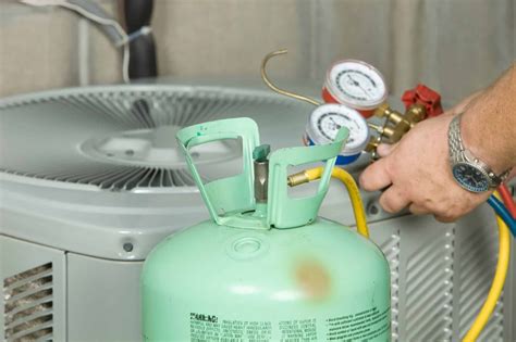 Signs You May Have A Refrigerant Leak La Construction Heating And Air