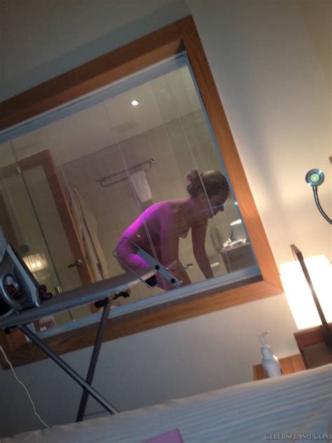 Leaked Nude Selfies Of Kelsey Hardwick The Fappening Leaked Photos