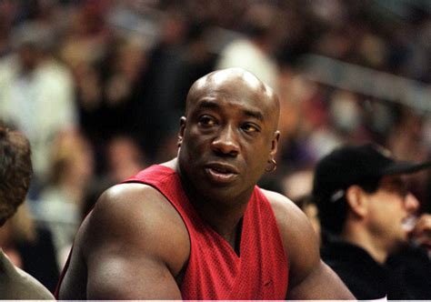 Believe me, it's harder than one thinks at first. How Much Does Michael Clarke Duncan Bench Press?