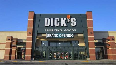 Dicks Sporting Goods Bans Sales Of Assault Weapons
