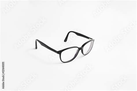 glasses seen from the side zdjęć stockowych i obrazów royalty free w obraz 121640011