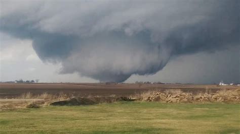 Deadly Tornado Destroys Small Illinois Town Us News Sky News