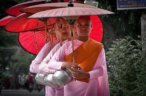 Her older sister became a buddhist nun in 2006, not long after hearing the dalai lama speak in india. Buddhist Nuns: Their Lives and Role