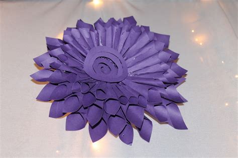 For this to happen, the molecules in both the water and the ink must be attracted to each other. ForeverFreshFlorals.com: DIY Easy Paper Flowers