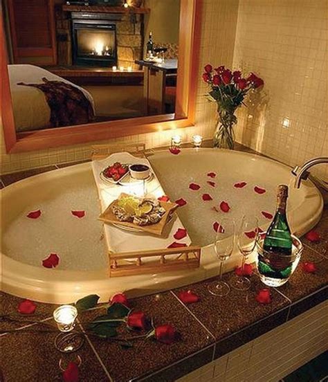Romantic Valentine's Day Bathroom Ideas 34 | Romantic bath, Romantic bathrooms, Romantic candles