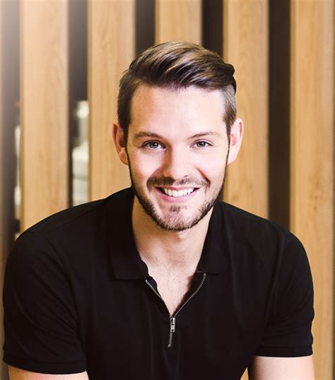 Последние твиты от john whaite (@johnwhaiteen). Food: Great British Bake Off champ John Whaite makes ...