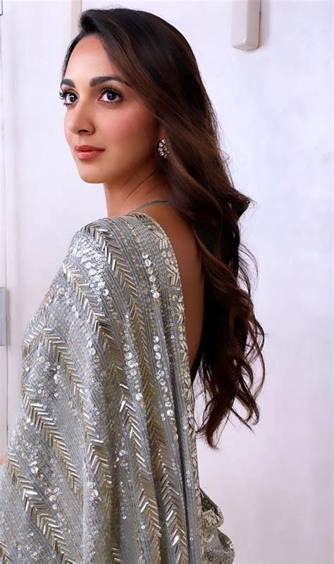 Kiara Advani Looks Exquisite In Metallic Saree From Manish Malhotras