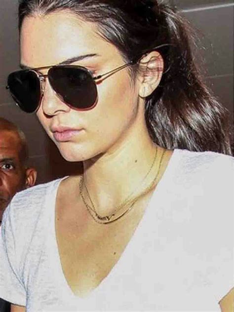Pin By Anna Morales On Kendall Jenner Sunglasses Women Sunglasses Square Sunglass
