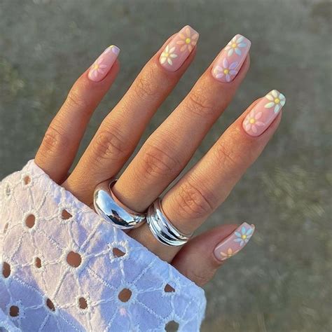 Cute Summer Nails Aesthetic Fashion To Follow In 2021 Cute Gel